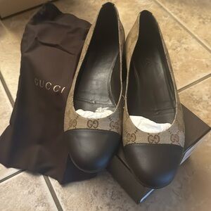 AUTHENTIC GUCCI LOAFERS